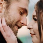couple kissing