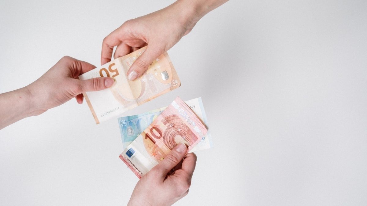 exchanging money