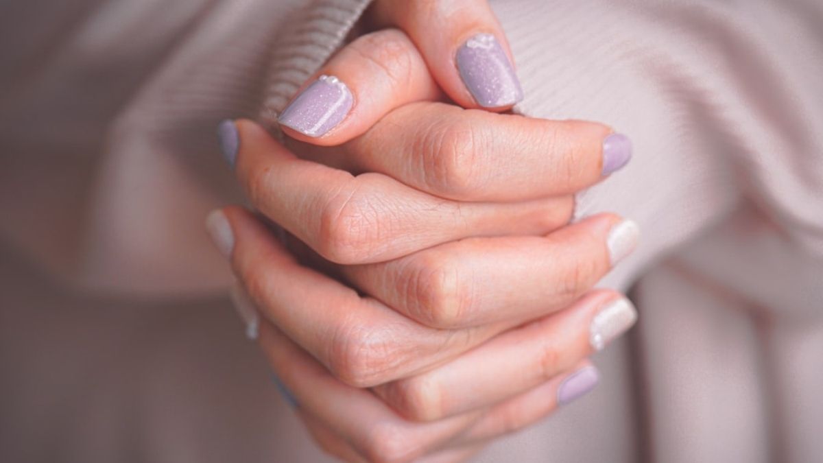 nude manicure
