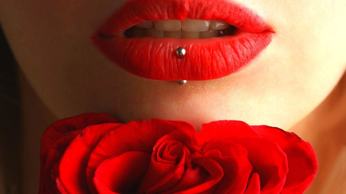 red lips and rose