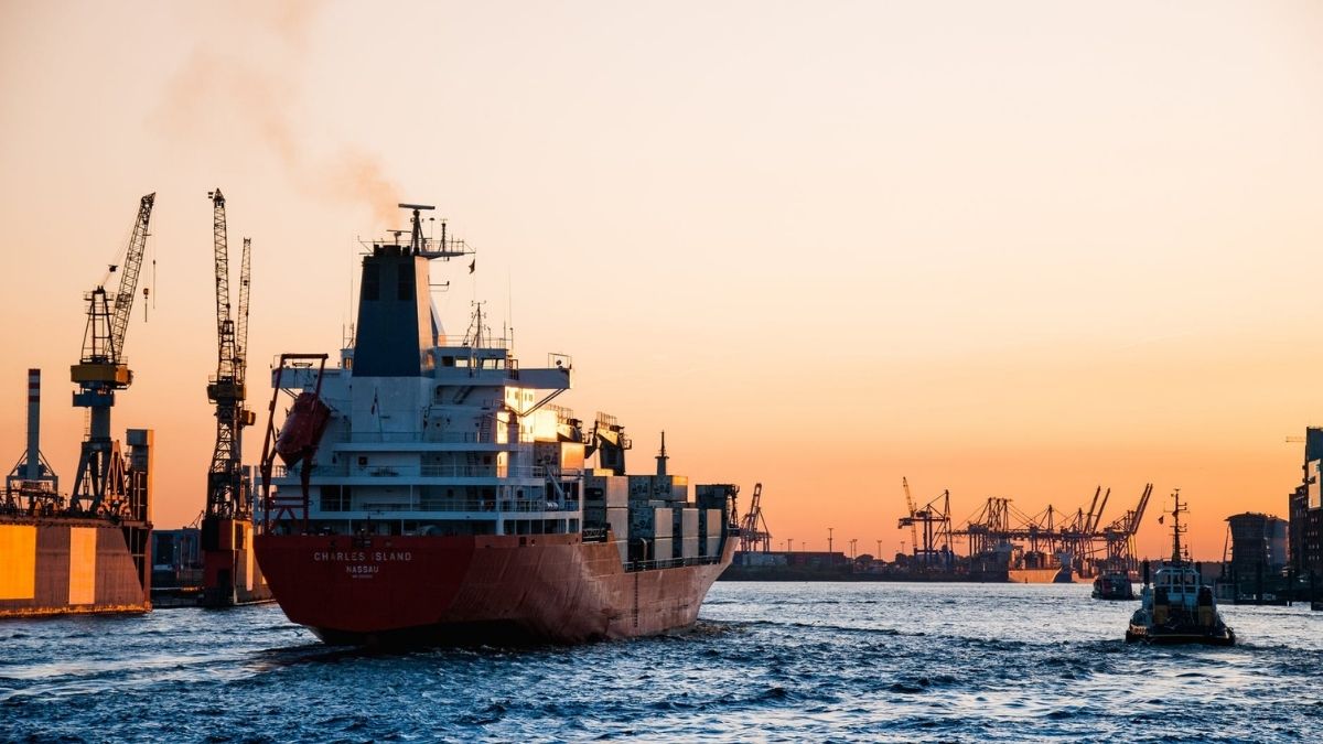 ship sailing