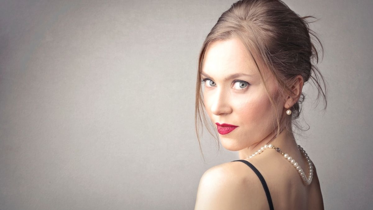 woman wearing red lipstick