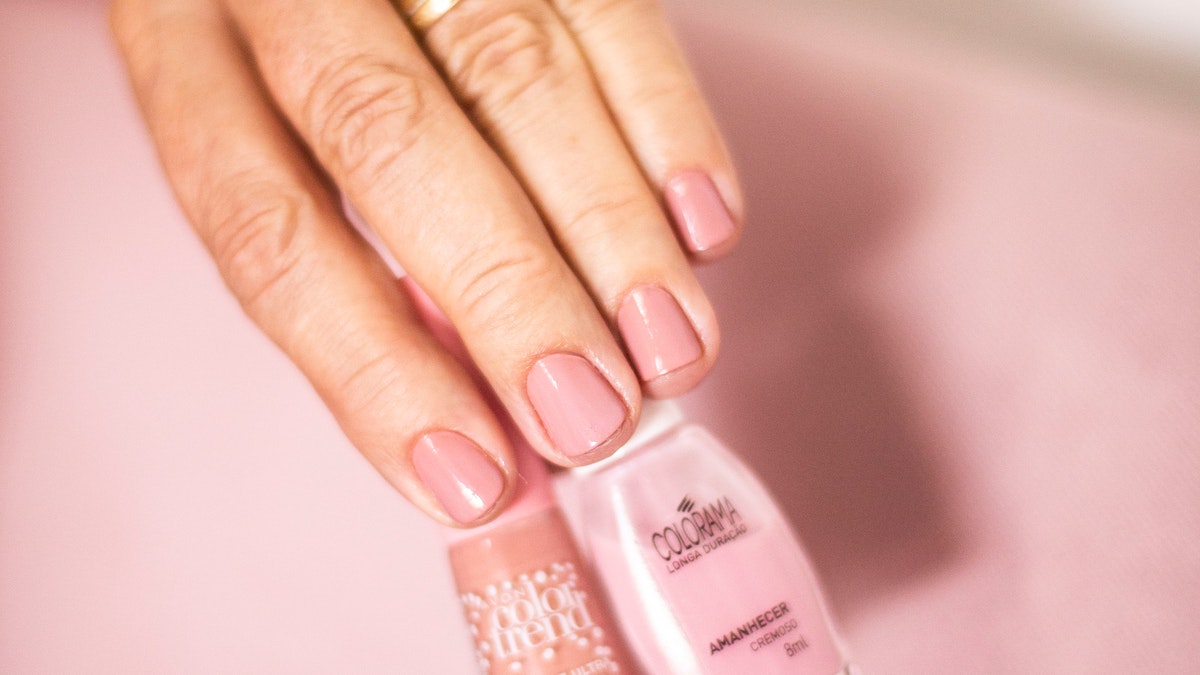 pink nails