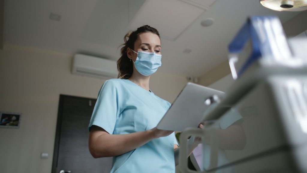 doctor with mask