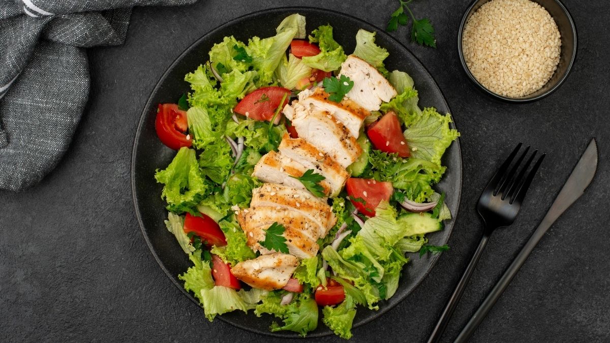 light-caesar-salad-apo-ton-aki-petretziki