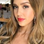 jessica-alba-ekane-to-pio-hot-kourema-gia-na-apochairetisei-to-2021