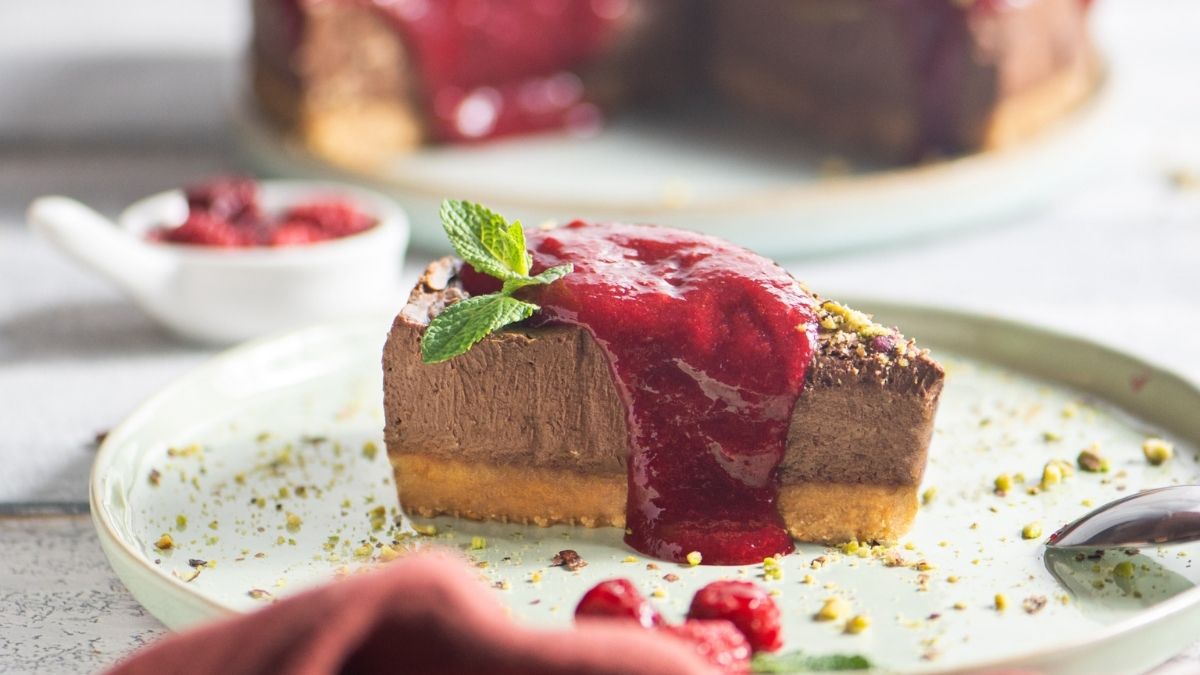 cheesecake-me-pikrh-sokolata-kai-raspberries