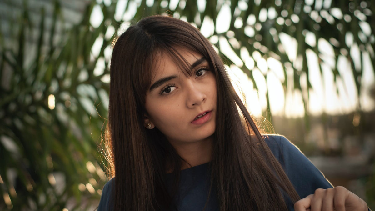 curtain-bangs-to-pio-sexy-kourema-gia-to-2022