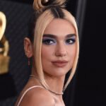 dua-lipa-ta-christougenniatika-nuchia-tis-mas-xetrelanan