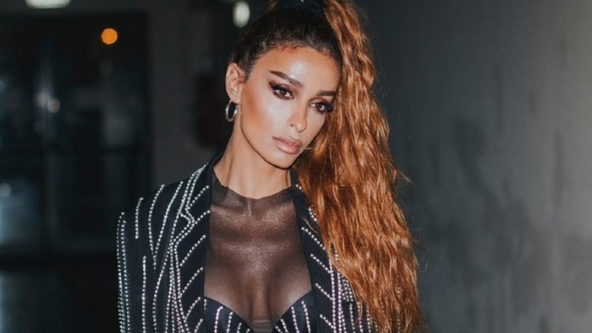 eleni-foureira-to-manikiour-fwtia-pou-epelexe-sta-madwalk