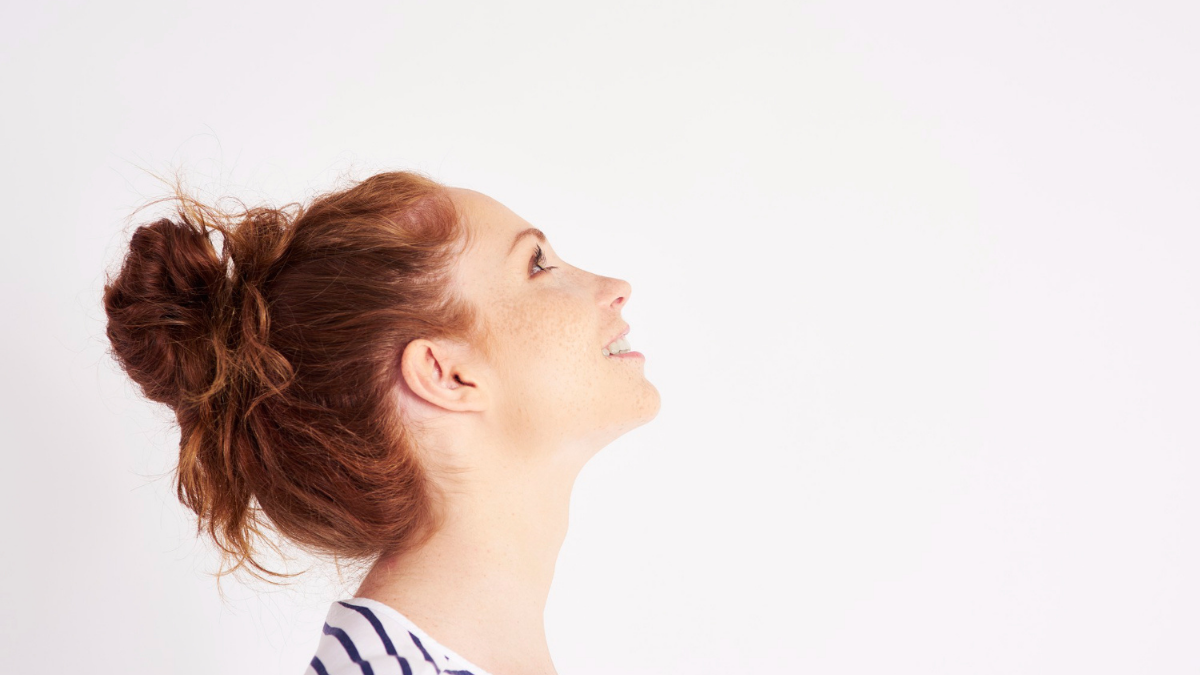 hair-bun-3-eukoles-parallages-gia-atimelito-look