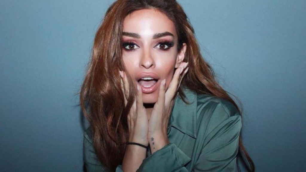 eleni-foureira-pozarei-me-xantha-mallia-kai-afeleleies