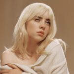 billie-eilish-agnwristi-meta-tin-terastia-allagi-sta-mallia-tis