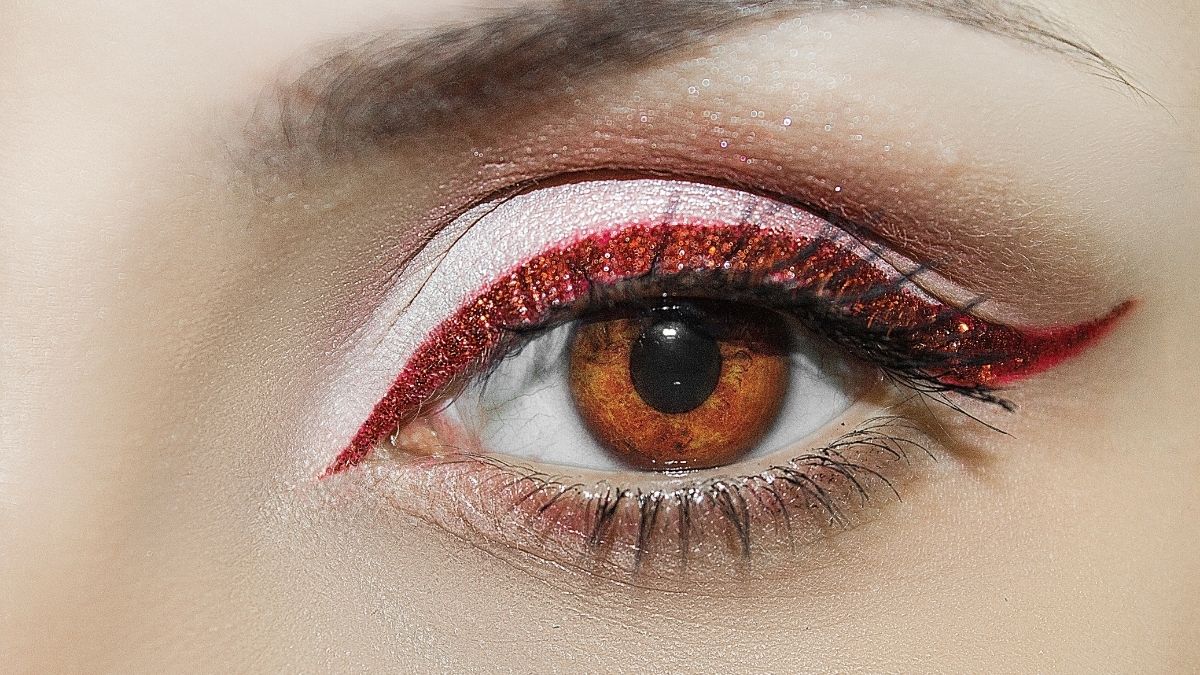 makigiaz-2022-oi-taseis-prostazoun-chrwmatisto-eyeliner
