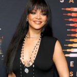 rihanna-pozarei-me-fouskwmeni-koilitsa-kai-liwnei-to-instagram
