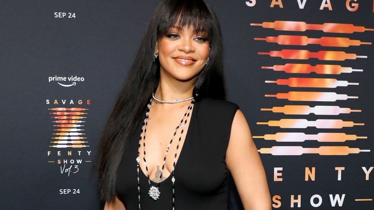 rihanna-pozarei-me-fouskwmeni-koilitsa-kai-liwnei-to-instagram