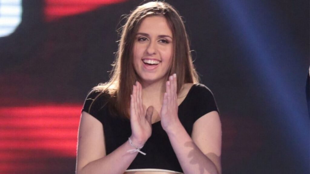 the-voice-i-areti-kosmidou-egine-prwti-fora-manoula