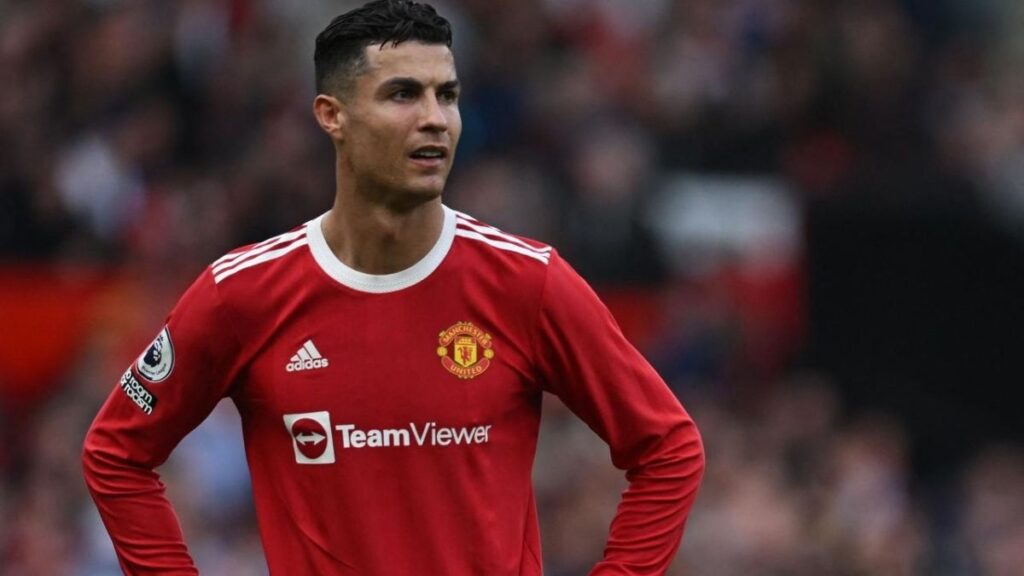cristiano-ronaldo-varu-penthos-gia-ton-podosfairisti-echase-to-paidi-tou