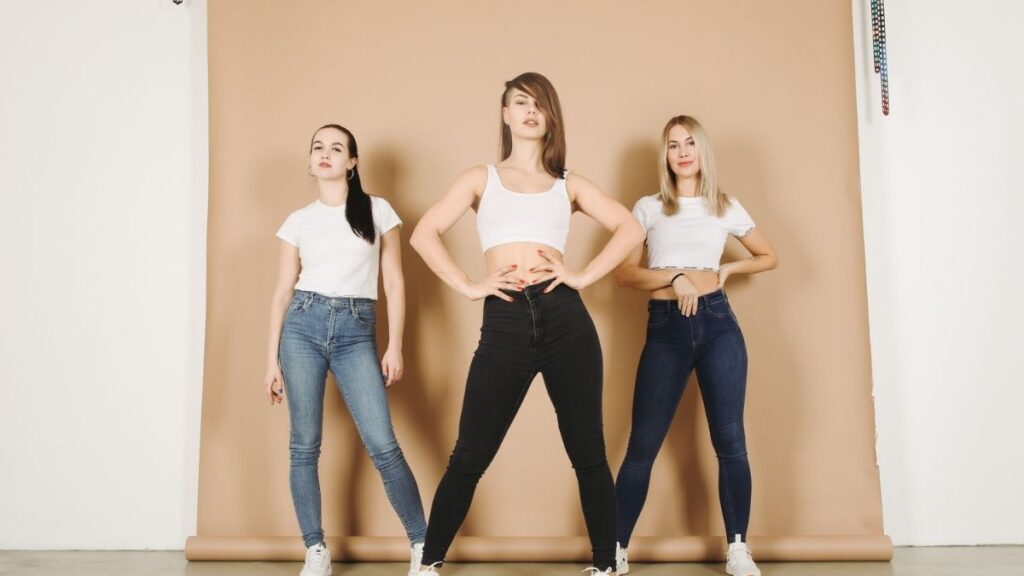 cropped-jeans-8-tropoi-na-foreseis-to-agapimeno-sou-roucho
