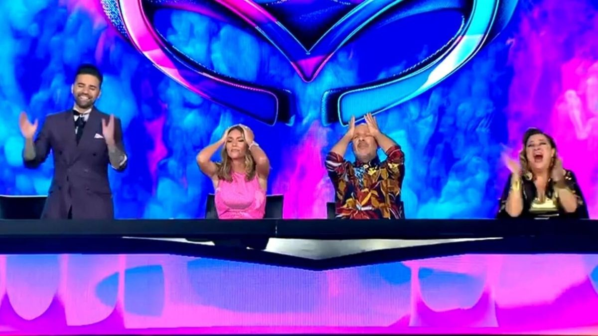 the-masked-singer-trelathikan-oi-krites-me-tin-apokalupsi-tou-kuklwpa