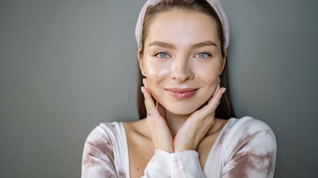 vitamini-b-na-giati-einai-aparaititi-gia-to-derma-sou