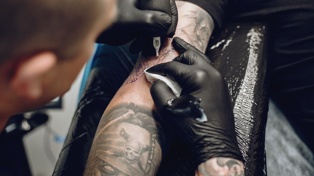 ipa-alusida-dinei-dwrean-geumata-gia-panta-an-kaneis-tatouaz-to-logotupo-tis