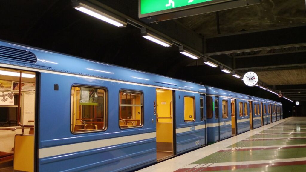 metro-peiraia-paradidontai-treis-neoi-stathmoi