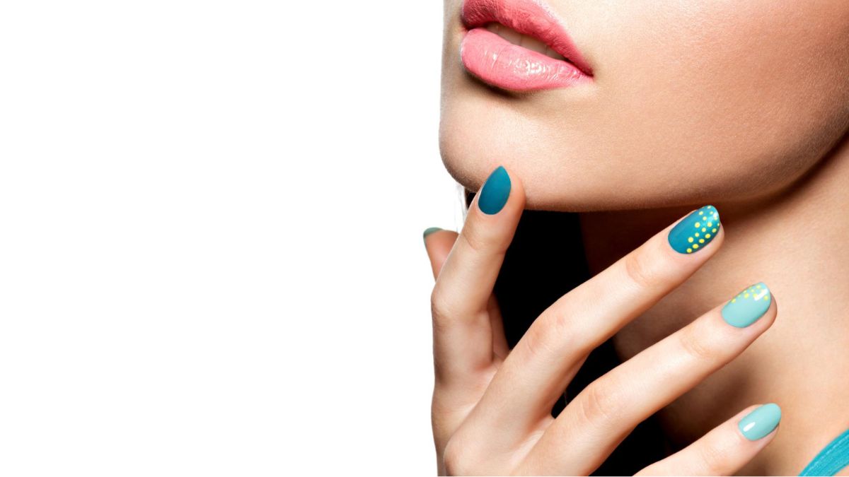 blue-is-the-new-black-8-manikiour-se-mple-pou-tha-se-xetrelanoun