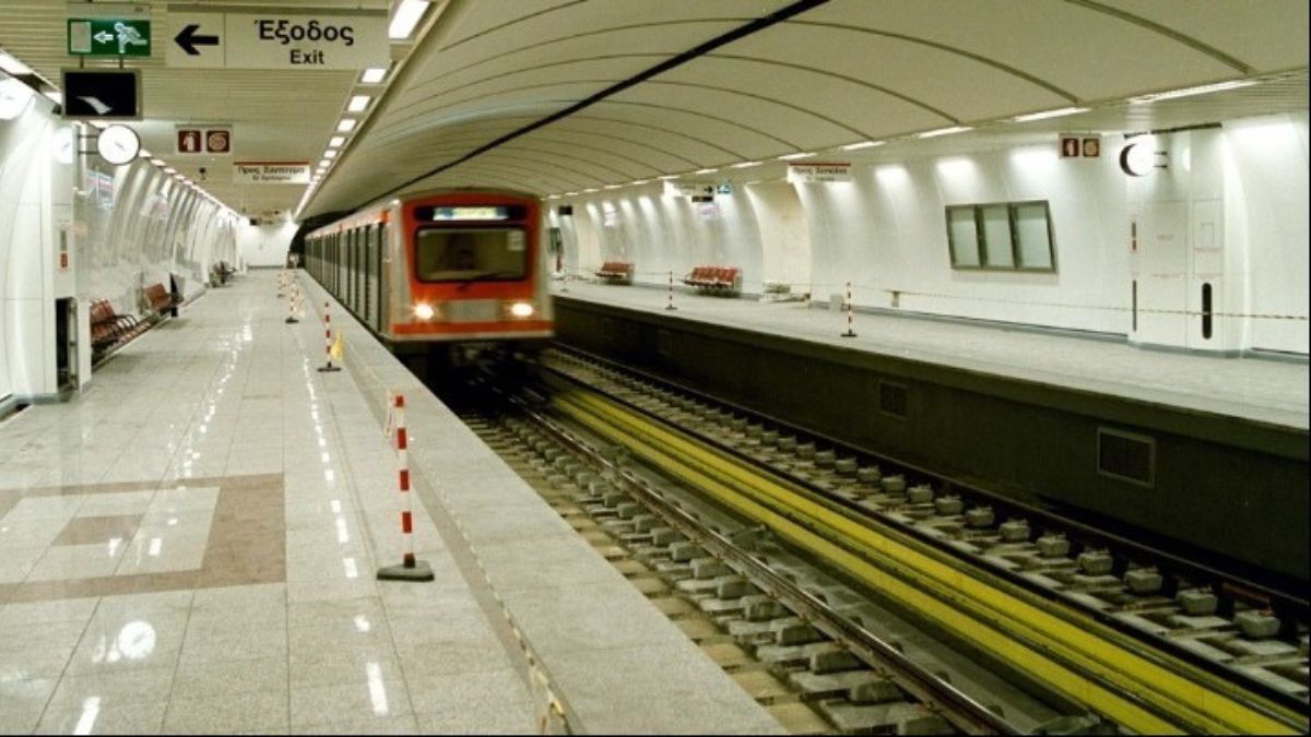 anoixan-oi-stathmoi-tou-metro-panepistimio-kai-suntagma