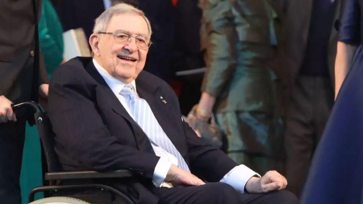 efuge-apo-ti-zwi-o-tews-vasilias-kwnstantinos