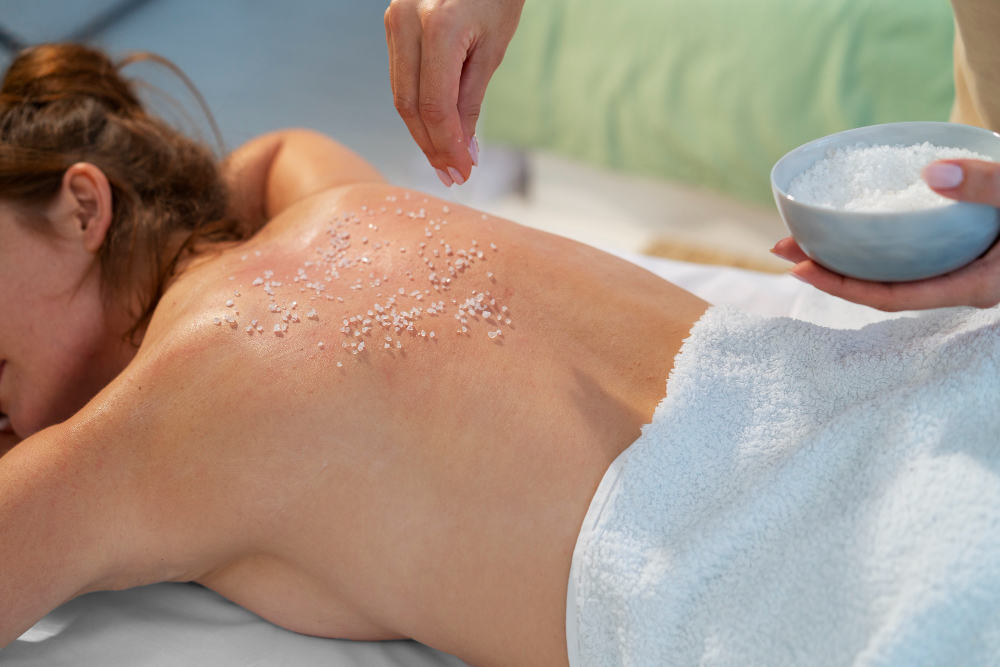 Body Scrubs: Τα οφέλη της απολέπισης και DIY συνταγές