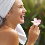 Summer face care: Τι πρέπει να αλλάξει στη ρουτίνα σας