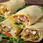 Wrap με κοτόπουλο Τίκα Μασάλα από τον Άκη Πετρετζίκη