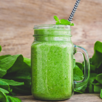 3-detox-smoothies-gia-ugieini-diatrofi-kai-apwleia-varous