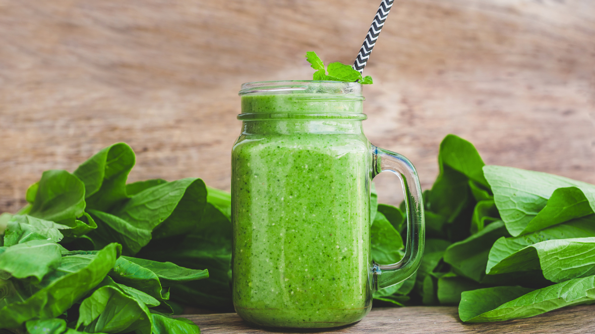 3-detox-smoothies-gia-ugieini-diatrofi-kai-apwleia-varous