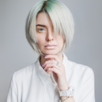 5-entupwsiakes-parallages-tou-pixie-haircut-gia-to-cheimwna-tou-2024