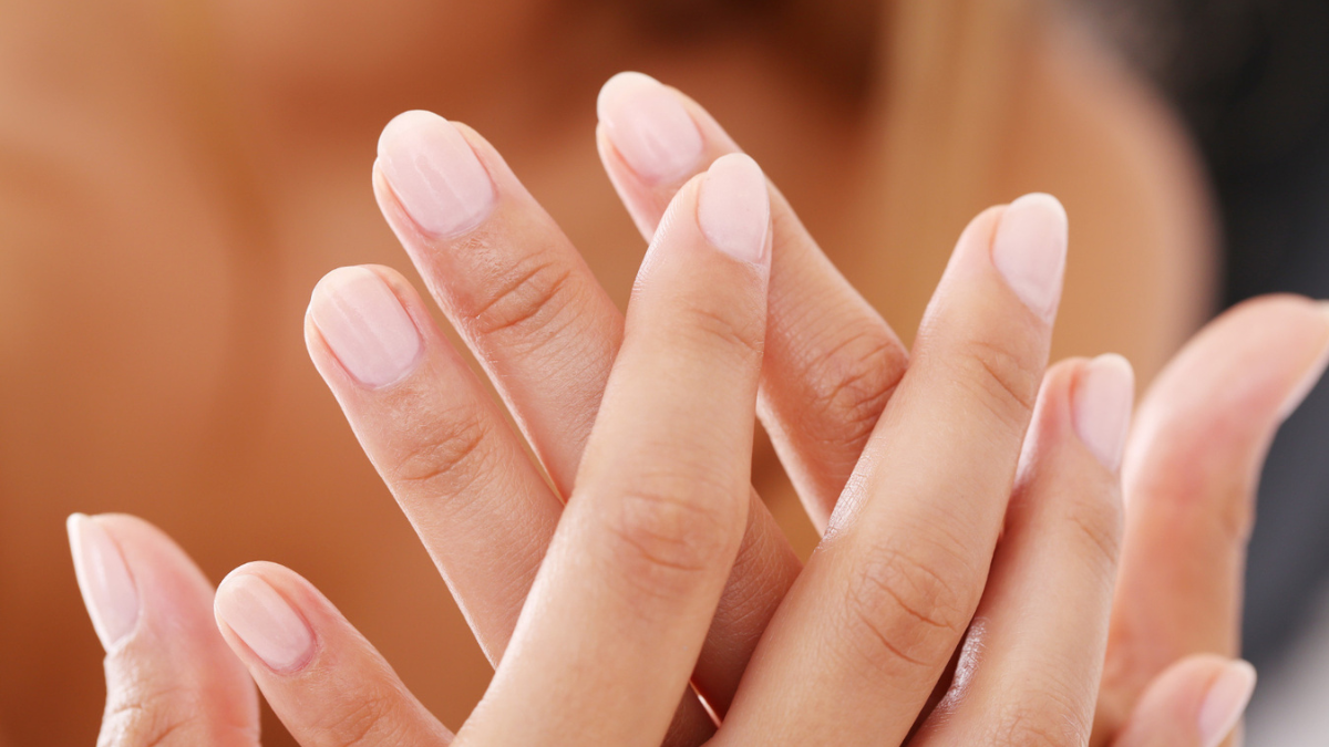 soap-nails-auti-einai-i-pio-elegant-tasi-manikiour-gia-to-2024