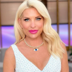 eleni-menegaki-pozarei-chwris-ichnos-makigiaz-kai-richnei-to-instagram