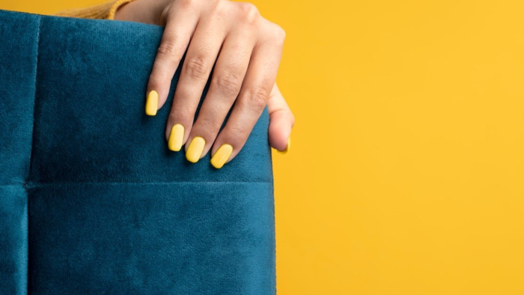 nuchia-2024-to-butter-yellow-einai-to-apoluto-chrwma-tis-anoixis