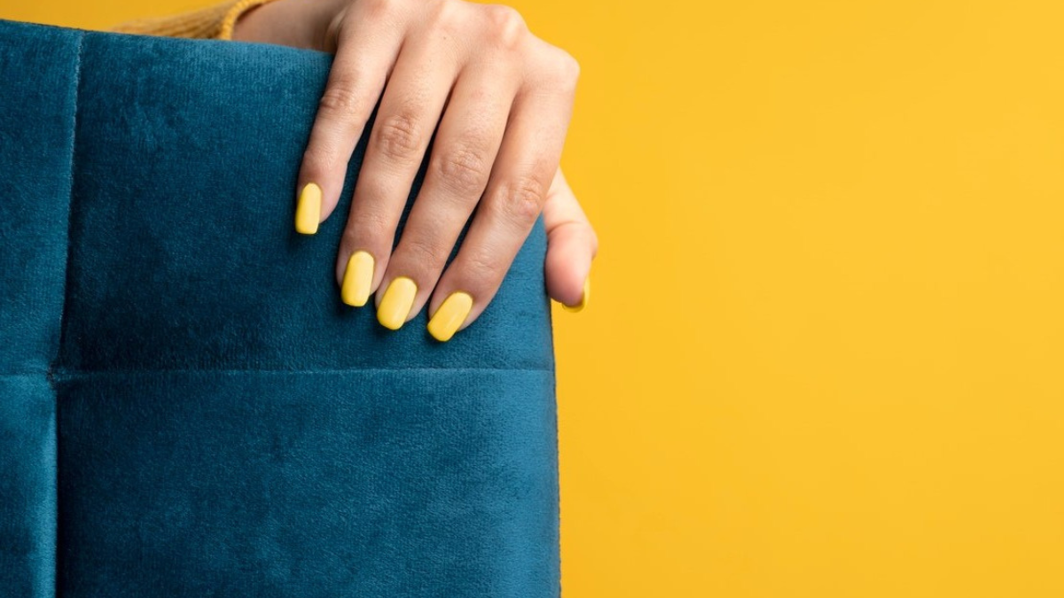 nuchia-2024-to-butter-yellow-einai-to-apoluto-chrwma-tis-anoixis