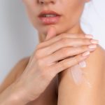 3-tips-gia-na-dialexeis-tin-idaniki-body-lotion-gia-to-kalokairi