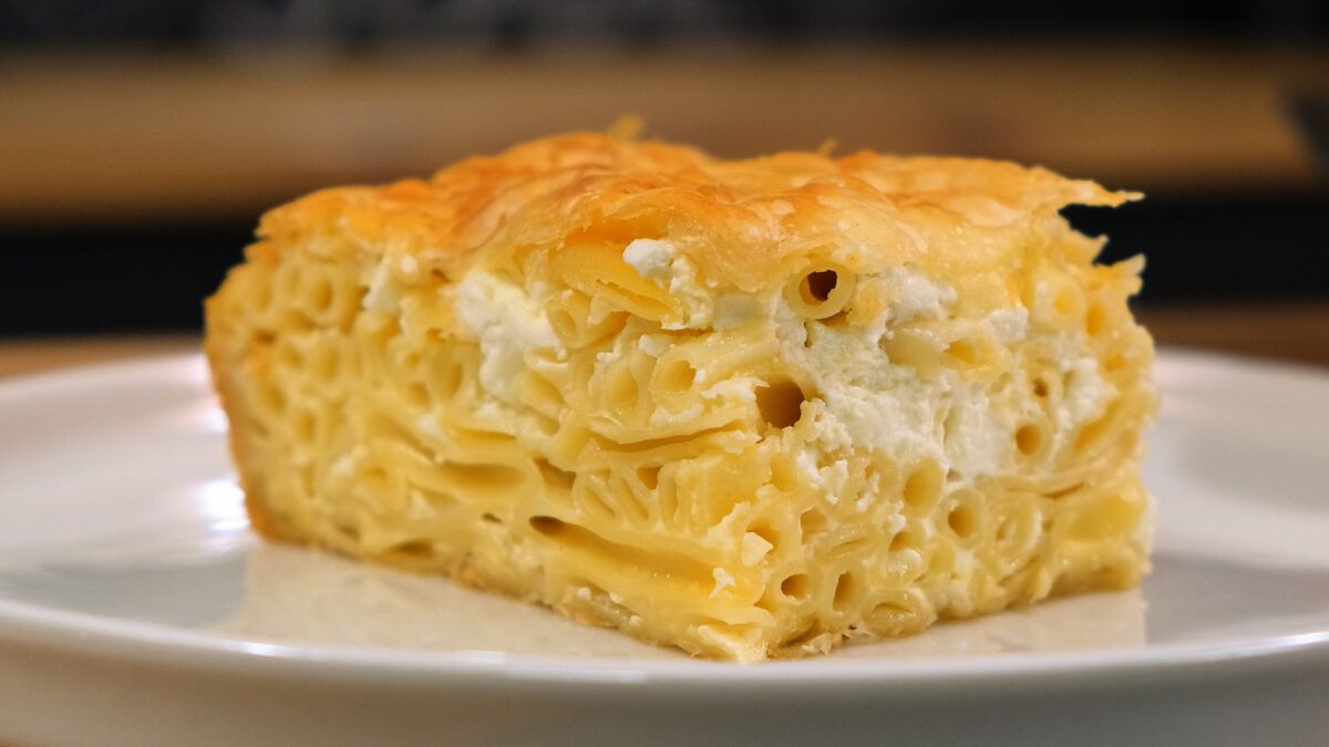 eukoli-suntagi-gia-pentanostimi-makaronopita