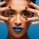 chocolate-manicure-auti-einai-i-pio-chic-apochrwsi-gia-fetos