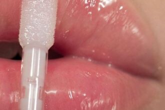 Lip oil