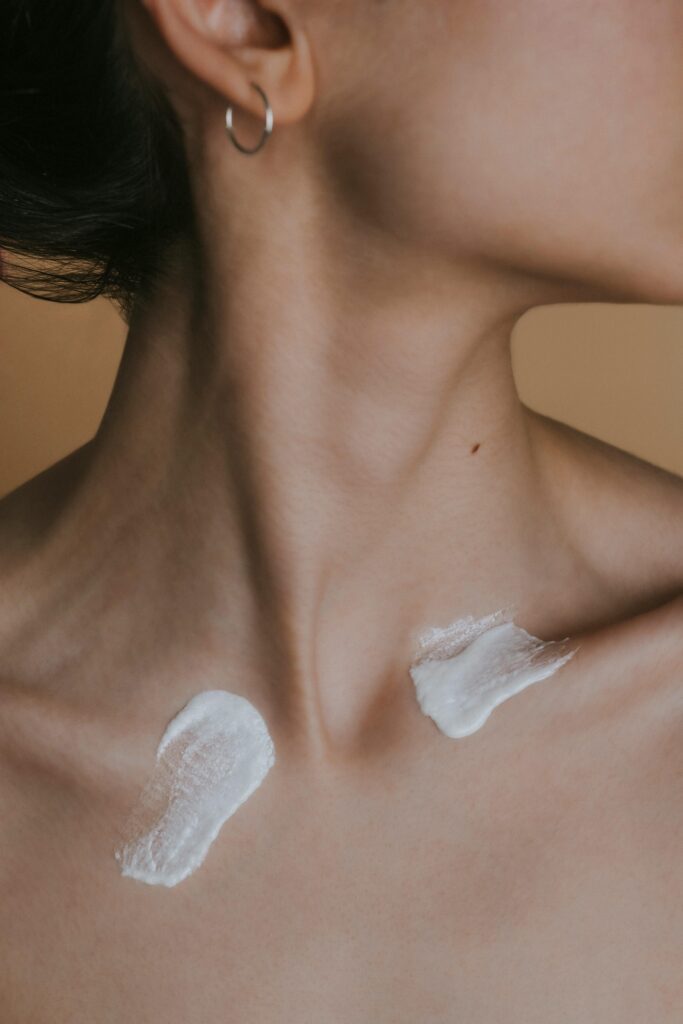 7-skincare-lathi-pou-mallon-kaneis-akoma-kai-pws-na-ta-diorthwseis