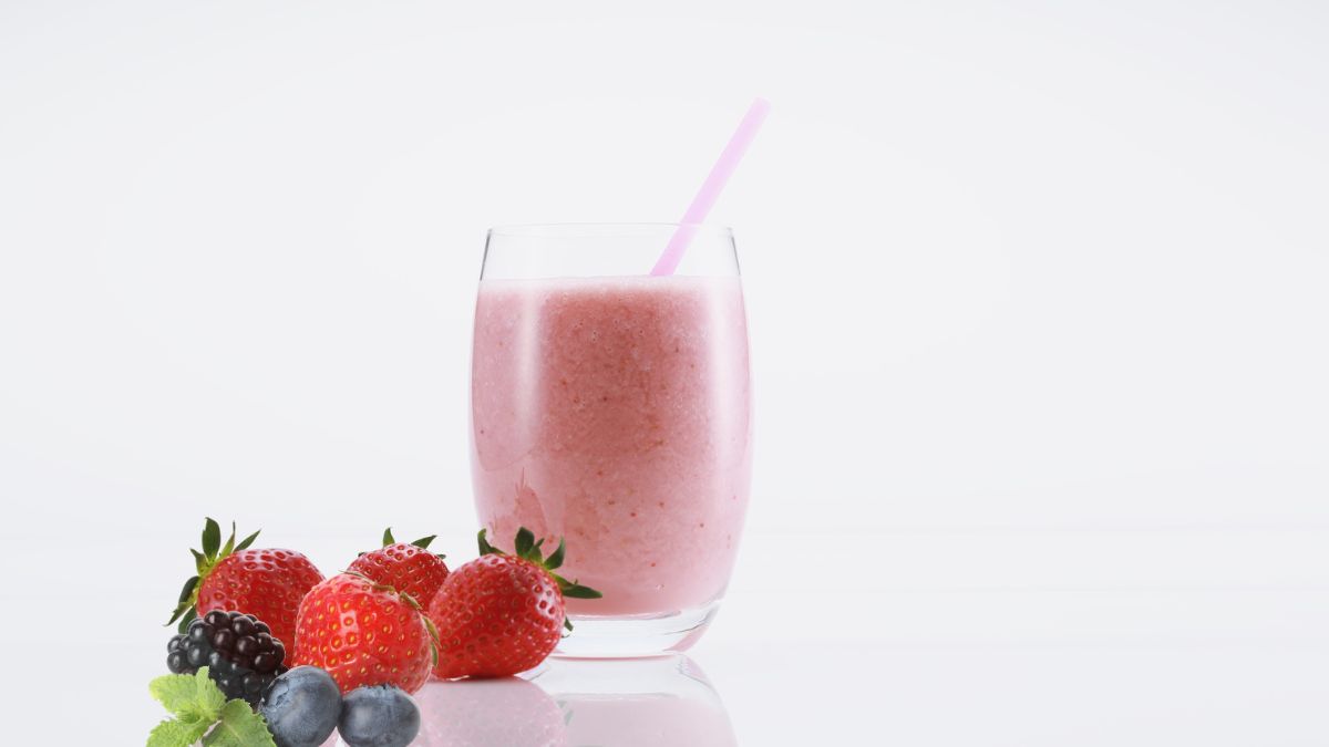 smoothie-omorfias-to-rofima-pou-kanei-to-derma-sou-na-lampei