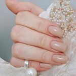 neutral-chic-nails-diaxroniki-kompsotita-chwris-upervoles
